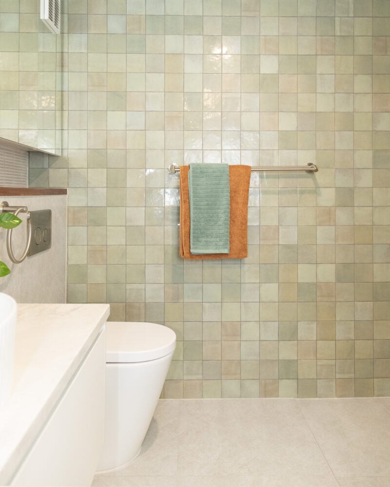 Moonight Off-White 600x600mm Tile