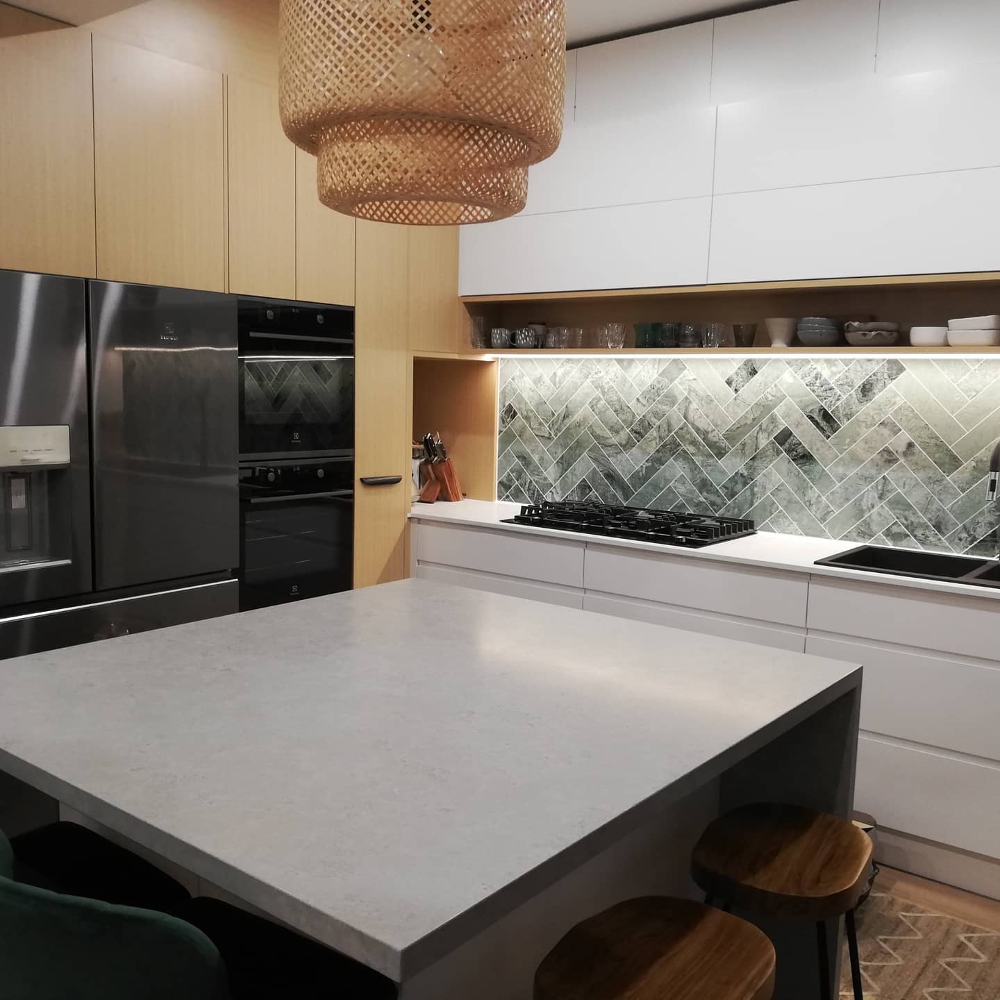 123625188_3451189118296291_8847367304229725022_n kitchen tiles